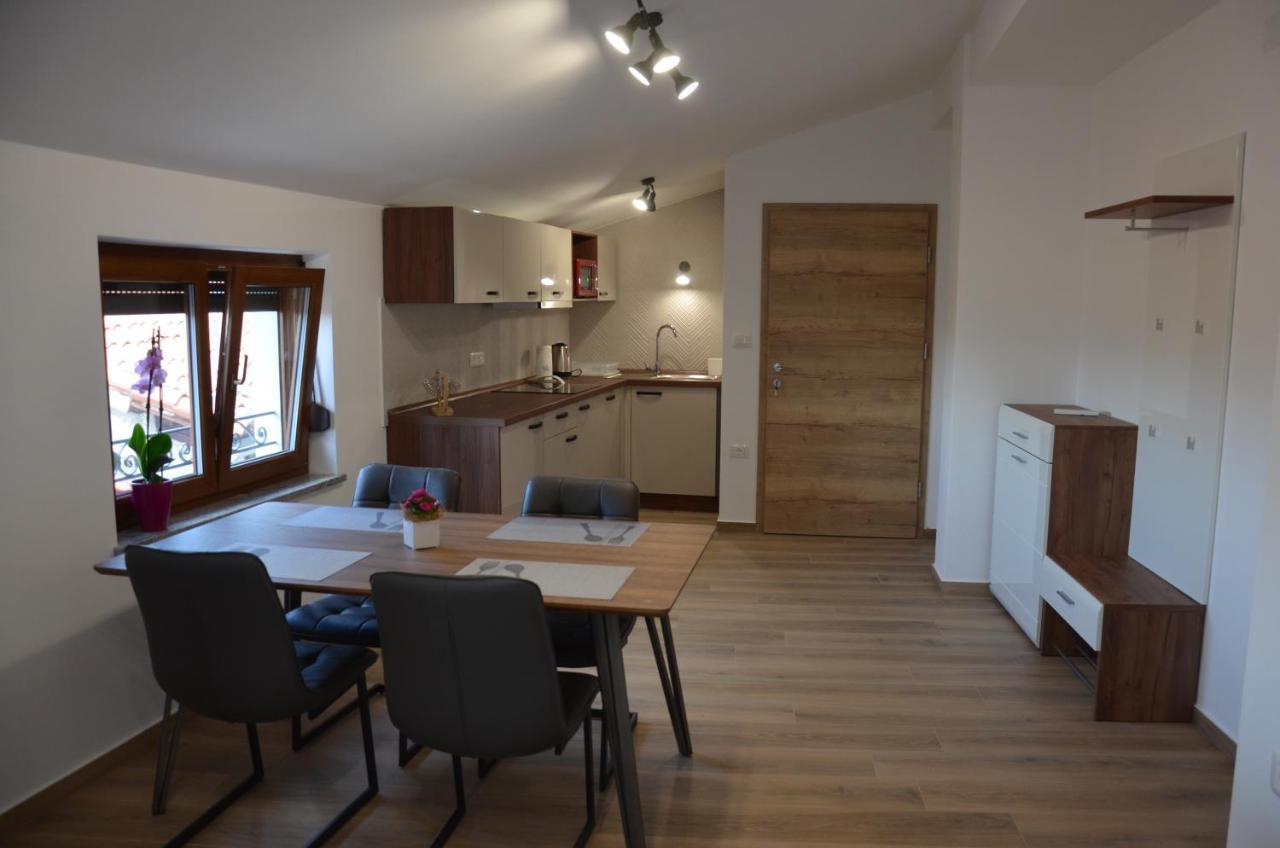 Apartmaji Tanto Malovse Crnice Luaran gambar