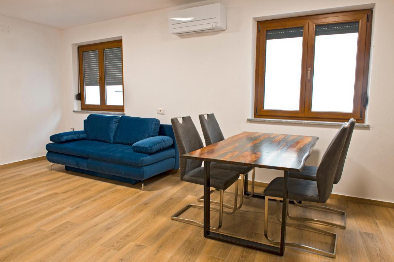 Apartmaji Tanto Malovse Crnice Luaran gambar