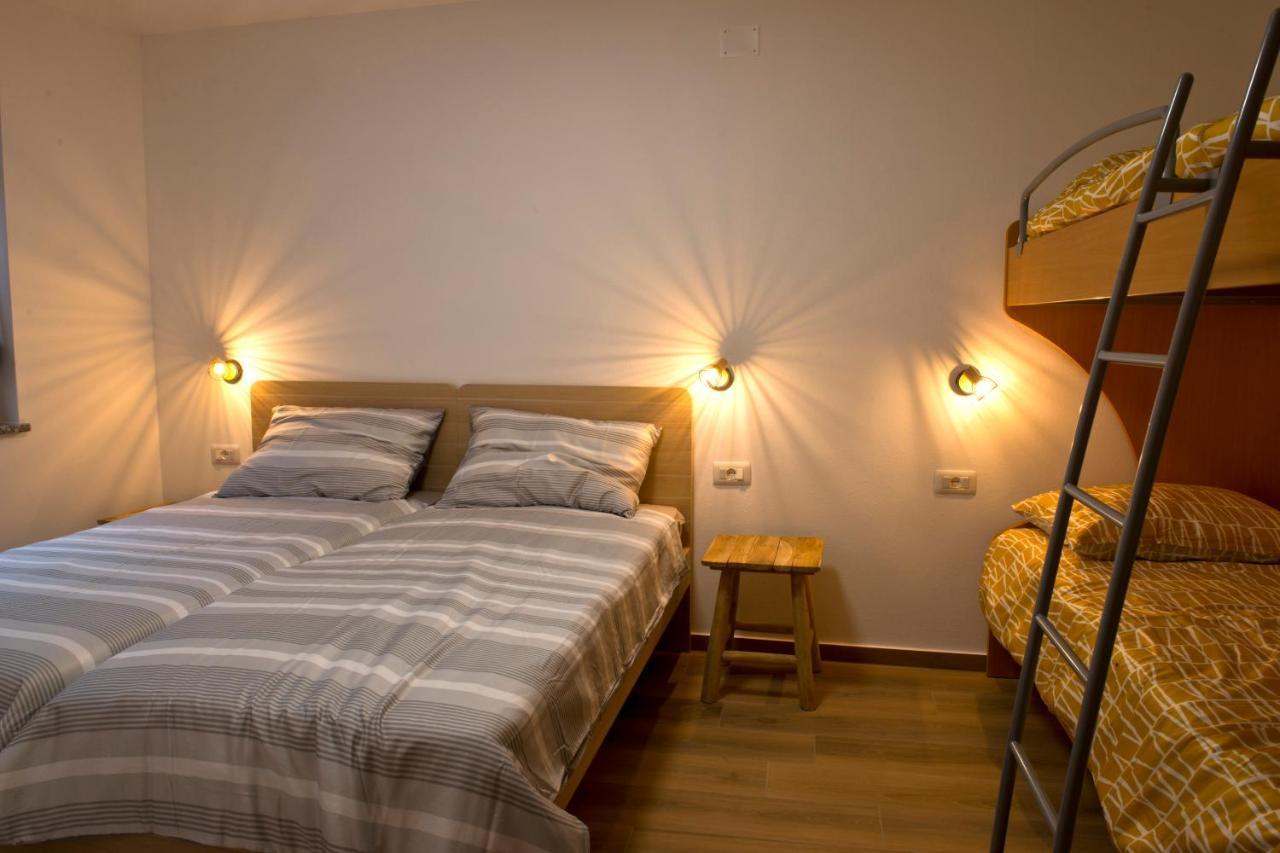 Apartmaji Tanto Malovse Crnice Luaran gambar
