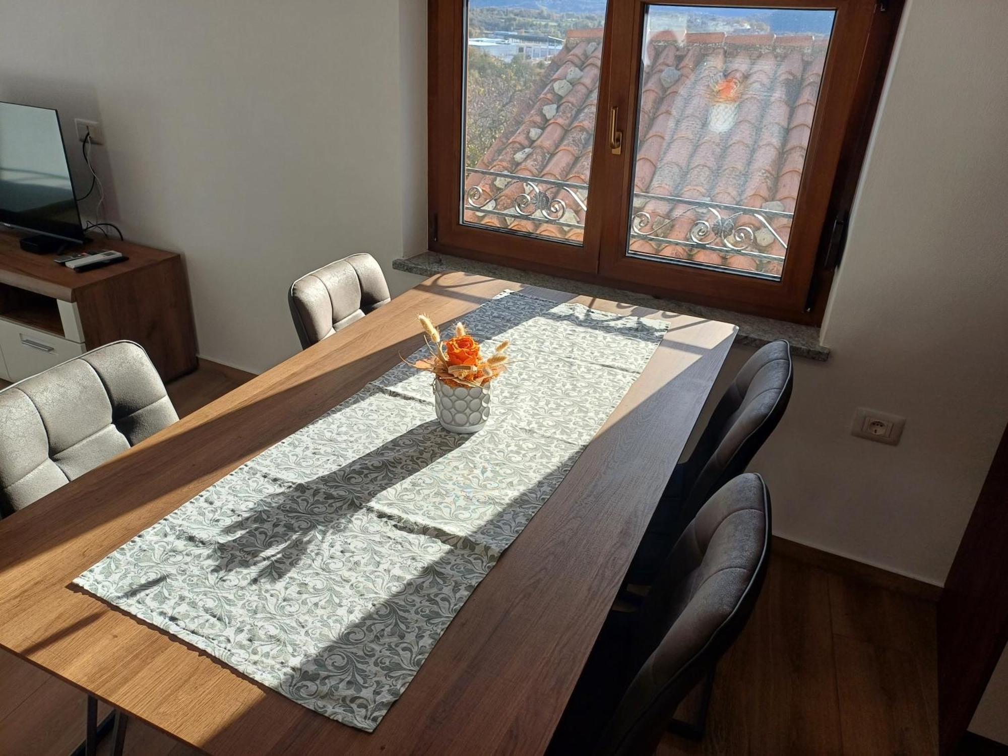 Apartmaji Tanto Malovse Crnice Luaran gambar