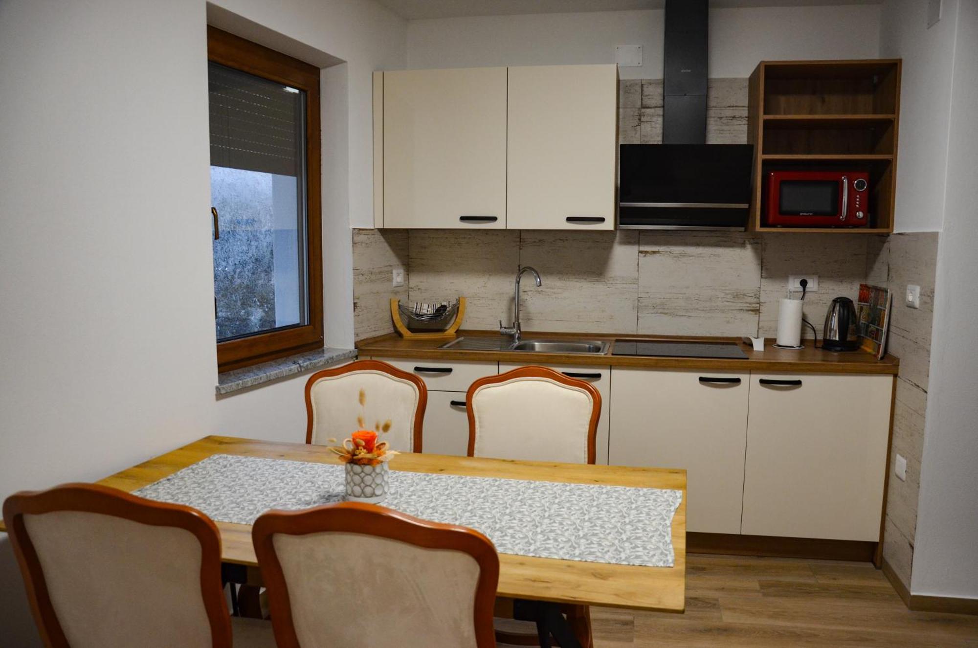 Apartmaji Tanto Malovse Crnice Luaran gambar