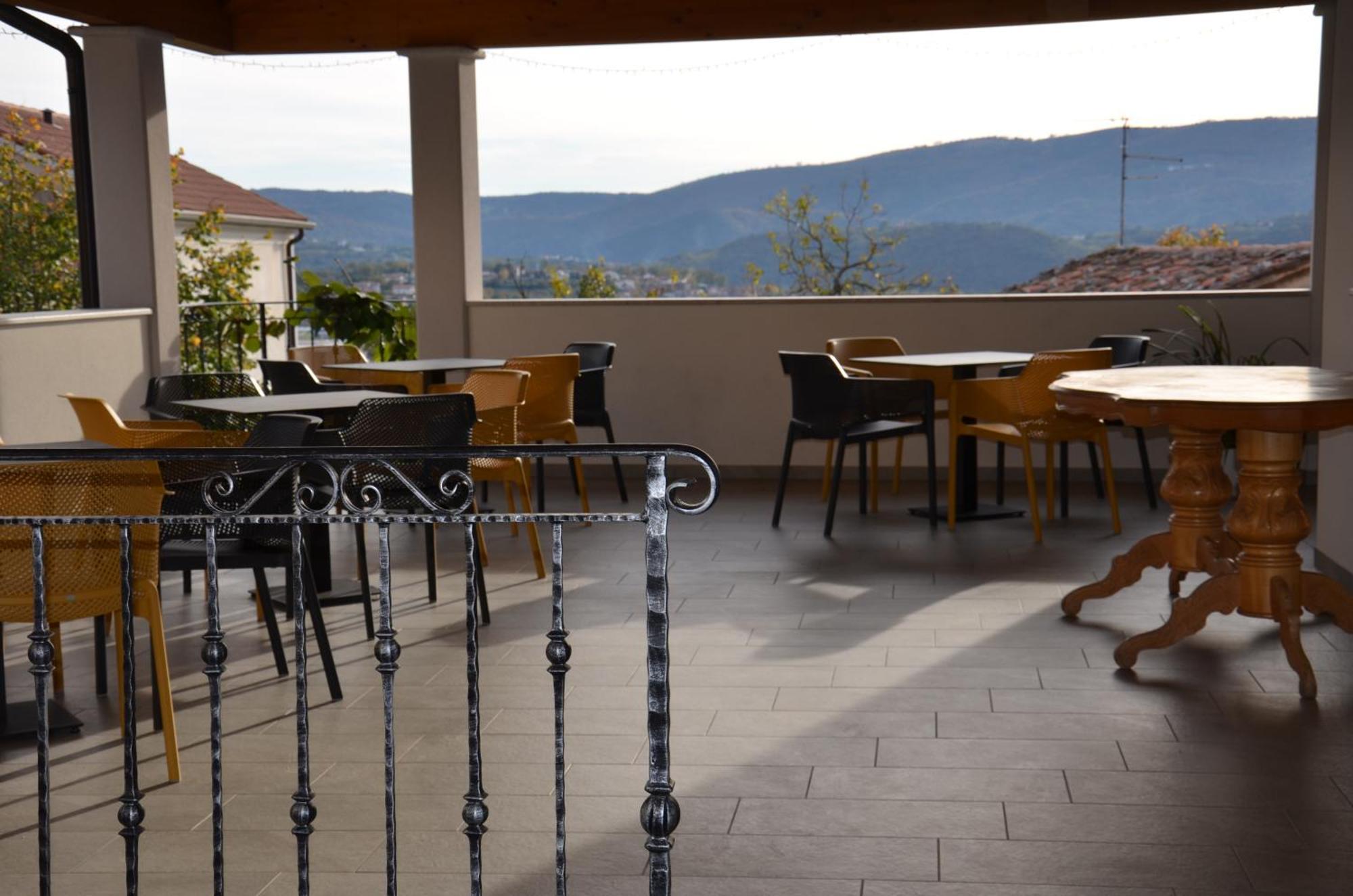 Apartmaji Tanto Malovse Crnice Luaran gambar