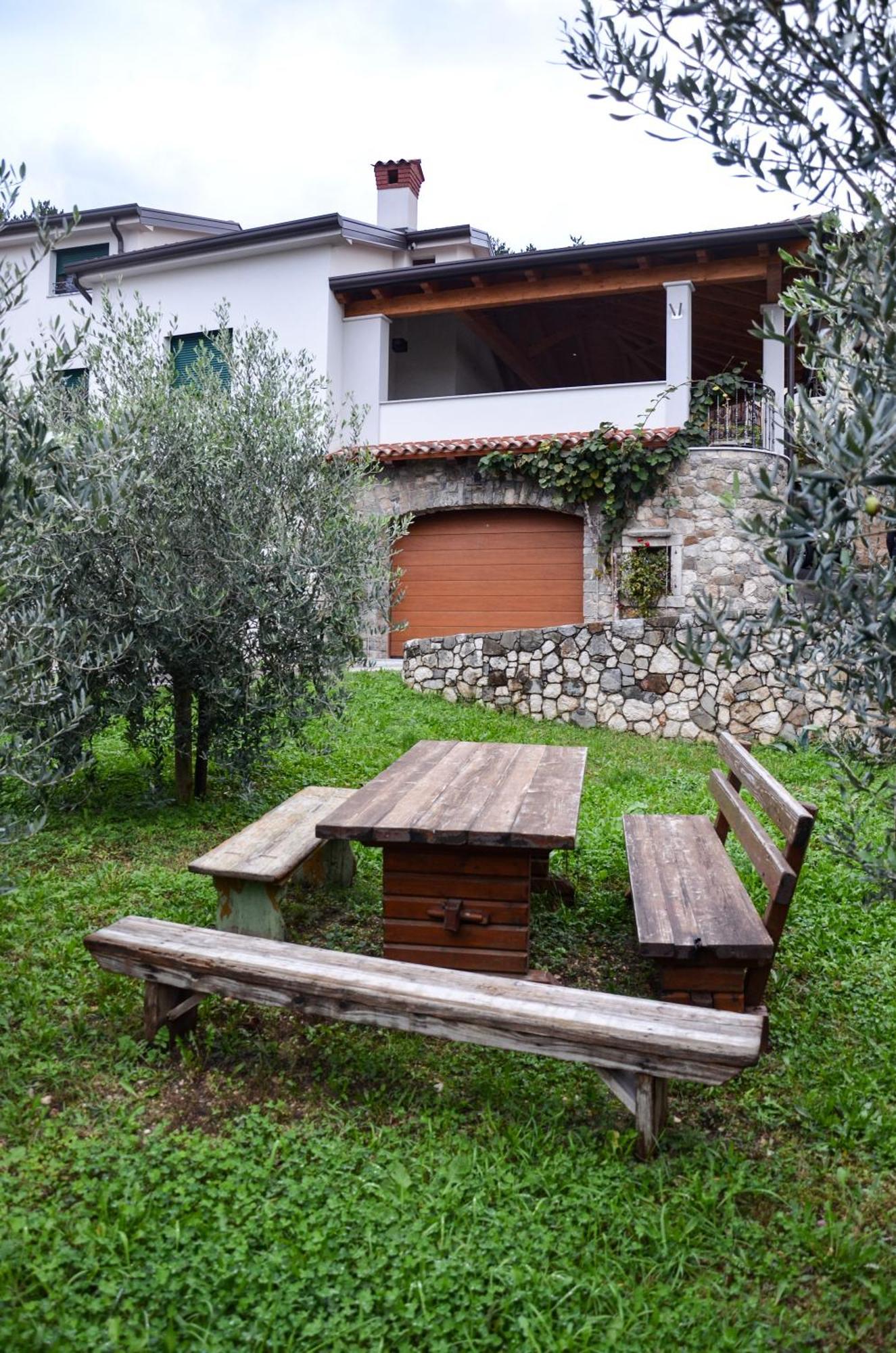 Apartmaji Tanto Malovse Crnice Luaran gambar